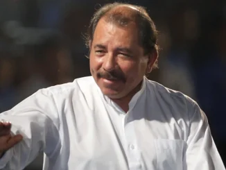 Luis Guillermo Solís y Daniel Ortega en contexto de crisis política en Nicaragua. Foto: AP