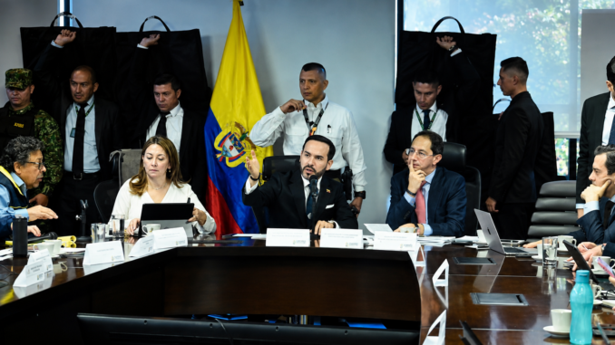 Reunión de emergencia del gabinete de Abelardo De la Espriella tras sismo de 7.4 en Colombia