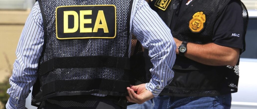 Agentes de la DEA durante una operación contra el narcotráfico
