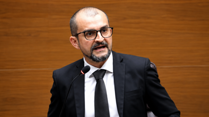 Ariel Mora exige a la UCR concluir el proceso disciplinario contra un profesor