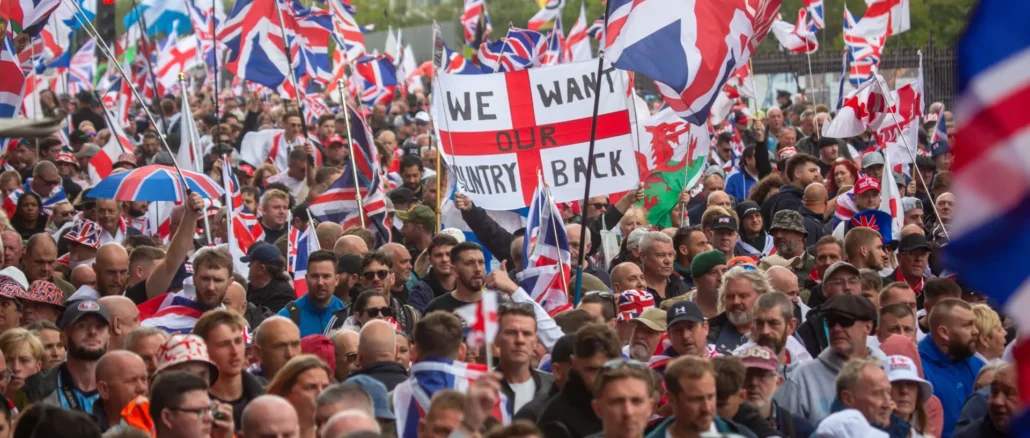 Auge de la derecha en Inglaterra y polarización política entre conservadores y progresistas
