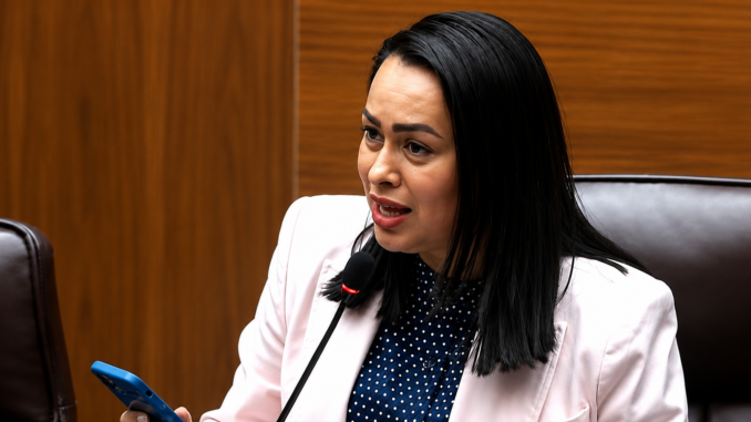 Cindy Murillo durante una sesión de la Asamblea Legislativa