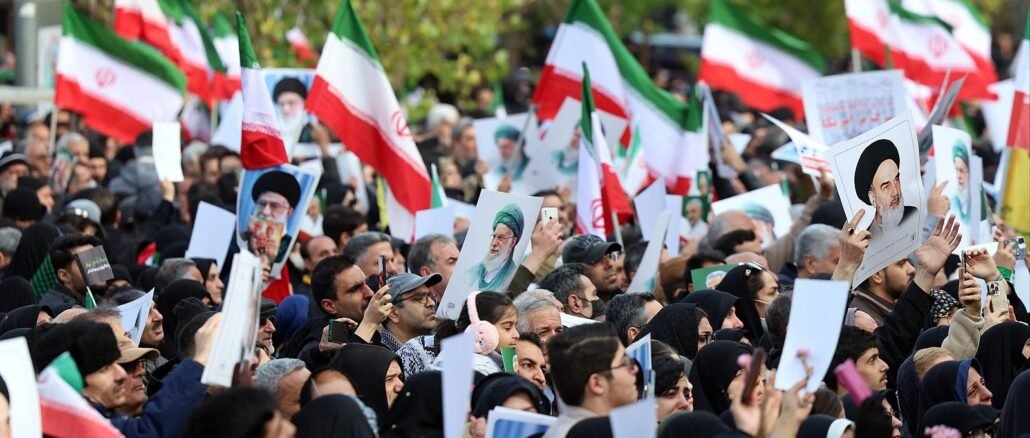Manifestantes en Irán frente a la condena internacional por las ejecuciones