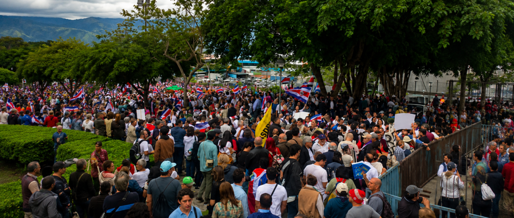 Manifestación Poder Judicial Costa Rica en la Plaza de la Democracia