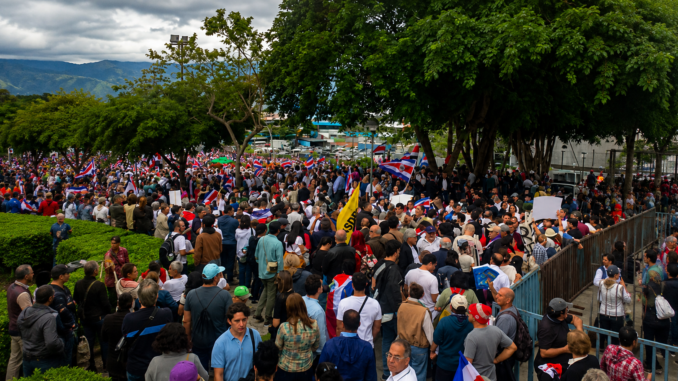 Manifestación Poder Judicial Costa Rica en la Plaza de la Democracia