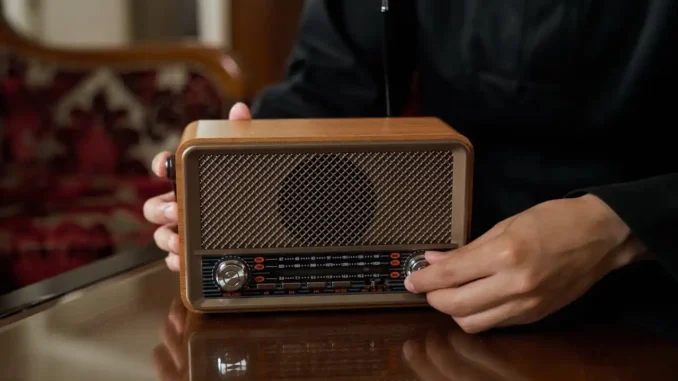 Noticias digitales frente a medios tradicionales como la prensa impresa y la radio