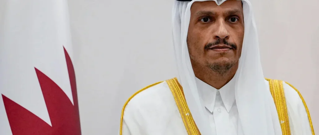 Primer ministro de Qatar durante su visita a Irán para abordar las tensiones en el estrecho de Ormuz