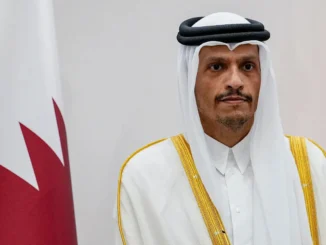 Primer ministro de Qatar durante su visita a Irán para abordar las tensiones en el estrecho de Ormuz