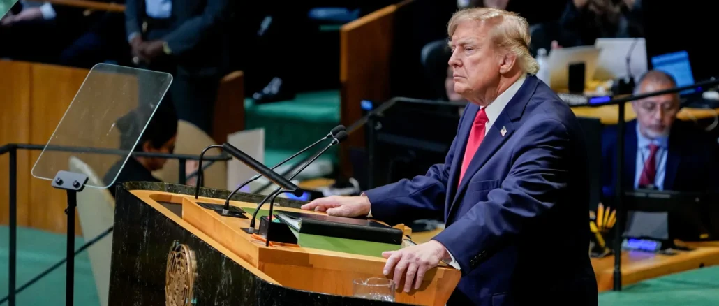 Donald Trump durante una declaración sobre Irán, Groenlandia y la seguridad internacional