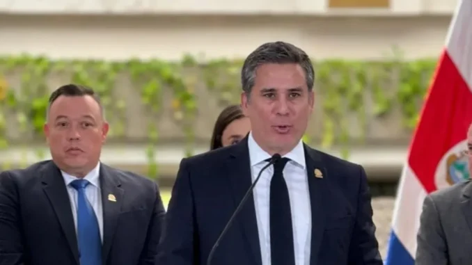 Manuel Tovar tras su destitución como canciller