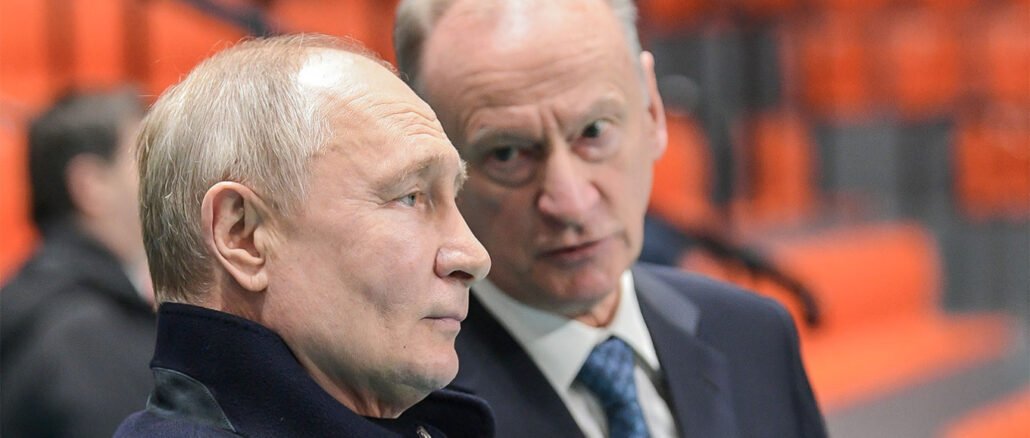 Nikolai Patrushev y Vladímir Putin durante una reunión en Rusia