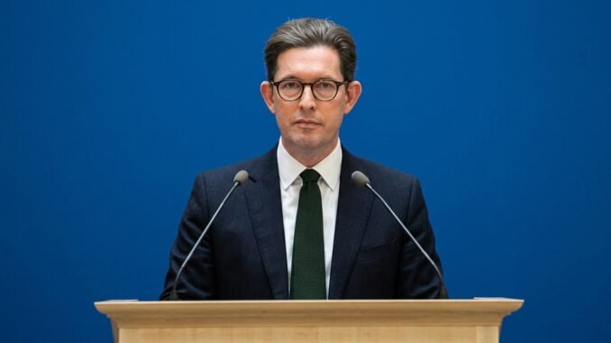 Amenazas híbridas de Rusia e Irán, según alerta del MI5 británico