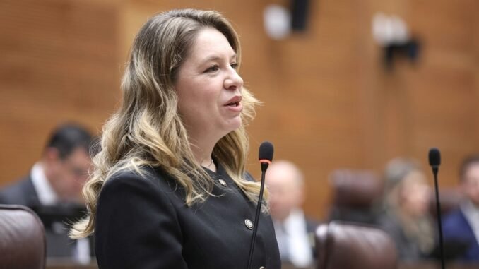 Claudia Dobles registra 74,4% de opiniones negativas en encuesta nacional de OPol Consultores
