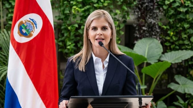 Laura Fernández durante declaraciones sobre el CACCO y los operativos contra el crimen organizado
