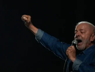 Mercados castigan triunfo de Lula tras su reelección en Brasil, en São Paulo