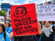 Pancarta inspirada en Studio Ghibli durante la marcha por el FEES