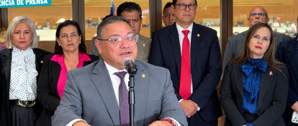 Pueblo Soberano propone reelección presidencial en Costa Rica