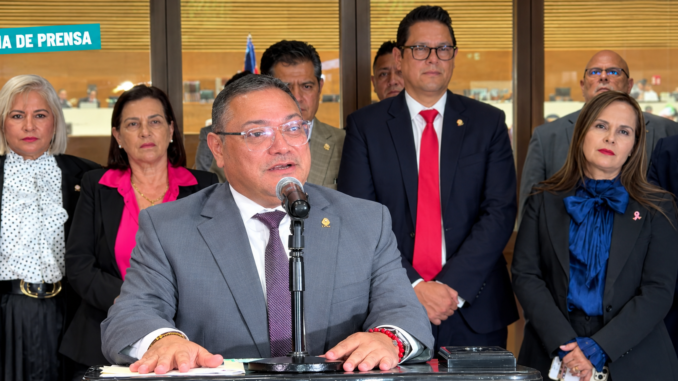 Pueblo Soberano propone reelección presidencial en Costa Rica