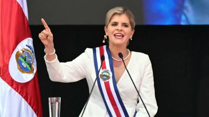 Laura Fernández durante una actividad oficial en Costa Rica