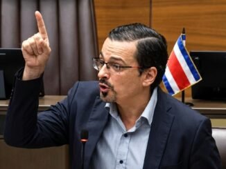 Villalta pide investigar lavado de dinero y financiamiento político